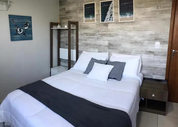 Lindo apartamento em condomínio com clube Cabo Frio